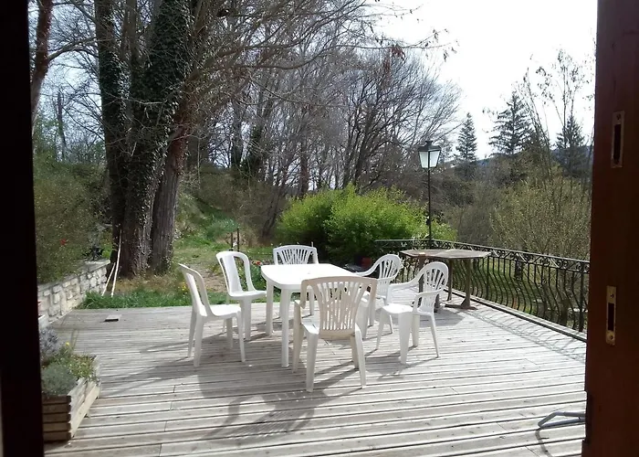 Homestay Les Favouilles - & D Hotes Dauphin