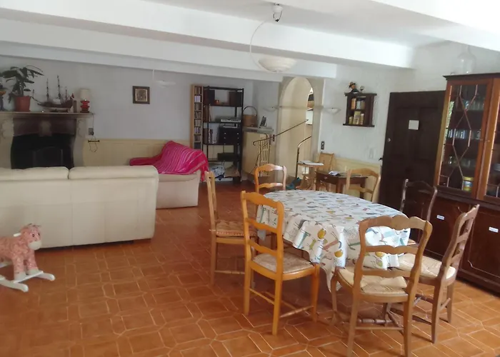 Les Favouilles - & D Hotes Homestay Dauphin