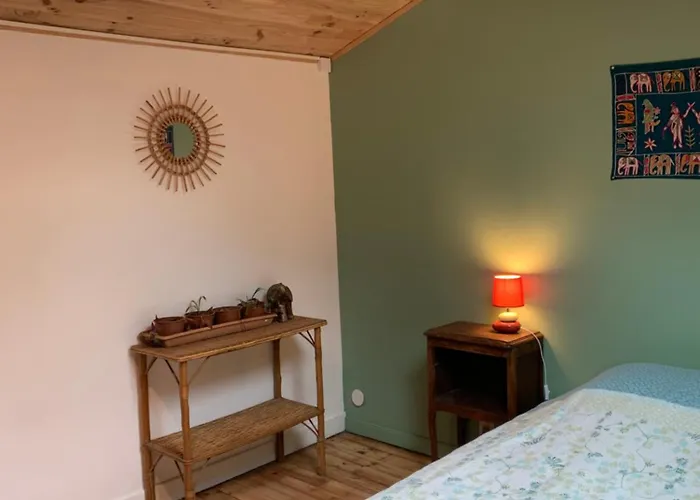 Les Favouilles - & D Hotes Homestay *