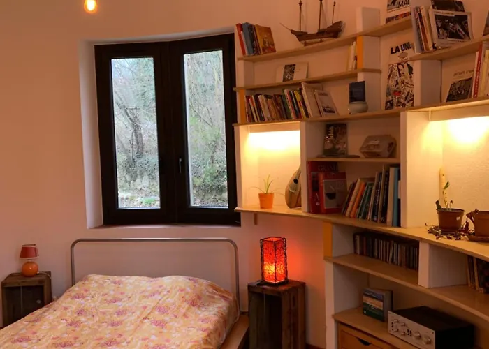 Homestay Les Favouilles - & D Hotes