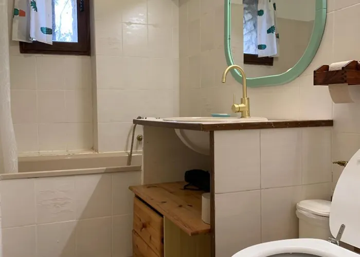 Les Favouilles - & D Hotes Homestay *