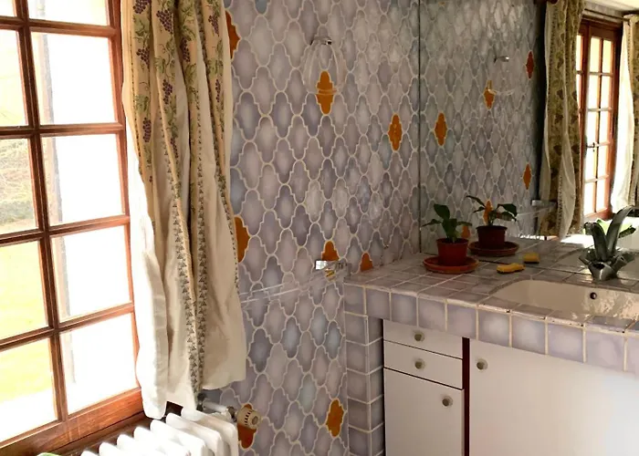 Homestay Les Favouilles - & D Hotes Dauphin