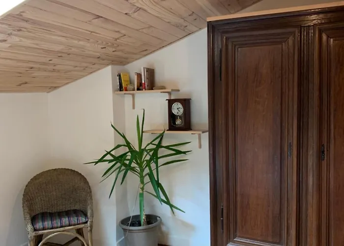 Les Favouilles - & D Hotes Homestay